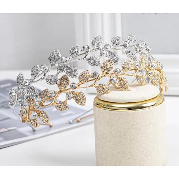 Leaf Pattern Rhinestone Headband In Silver - Picture 3 of 5